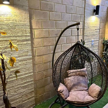 Luxury Flat With Garden And Private Entrance شقة فاخرة بحديقة و مدخل خاص Каир Экстерьер фото