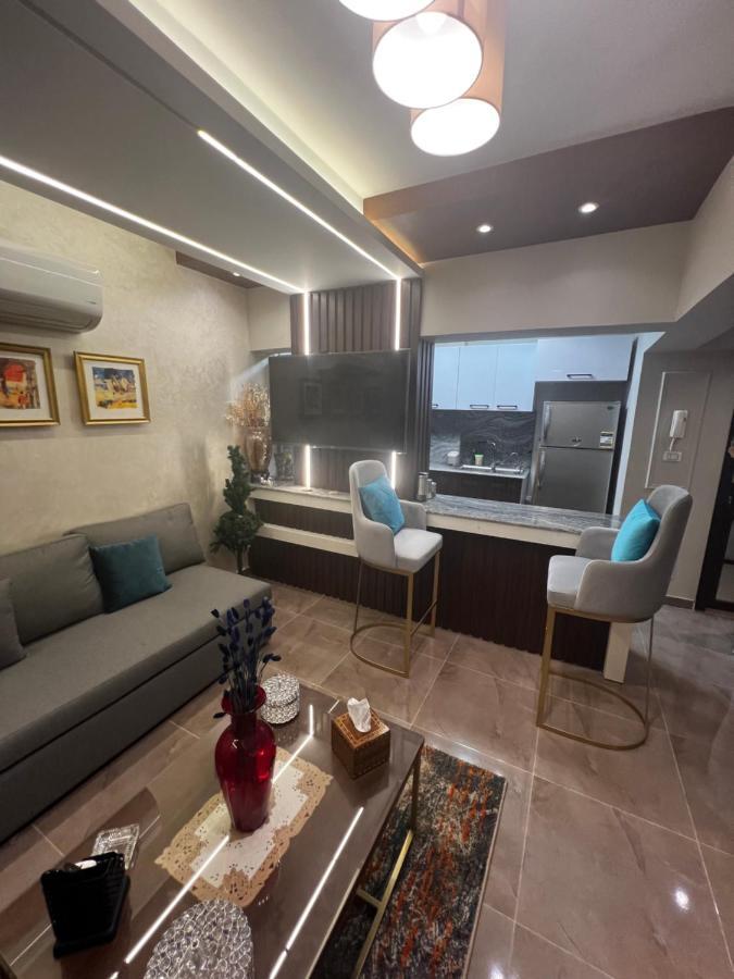 Luxury Flat With Garden And Private Entrance شقة فاخرة بحديقة و مدخل خاص Каир Экстерьер фото