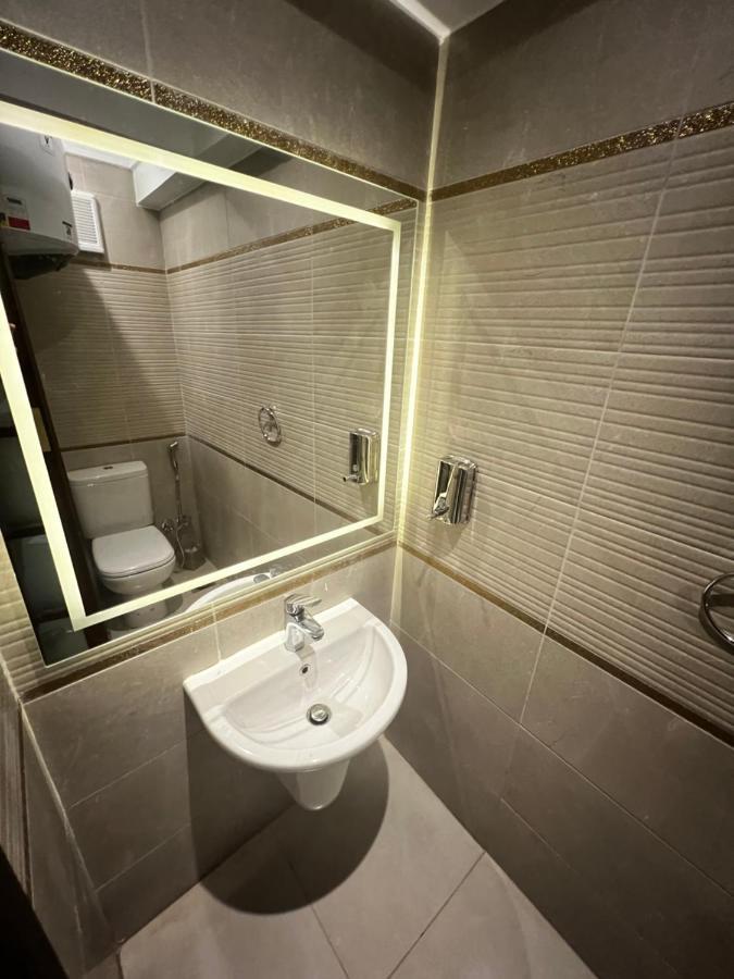 Luxury Flat With Garden And Private Entrance شقة فاخرة بحديقة و مدخل خاص Каир Экстерьер фото