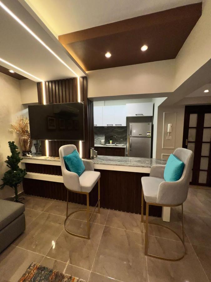 Luxury Flat With Garden And Private Entrance شقة فاخرة بحديقة و مدخل خاص Каир Экстерьер фото