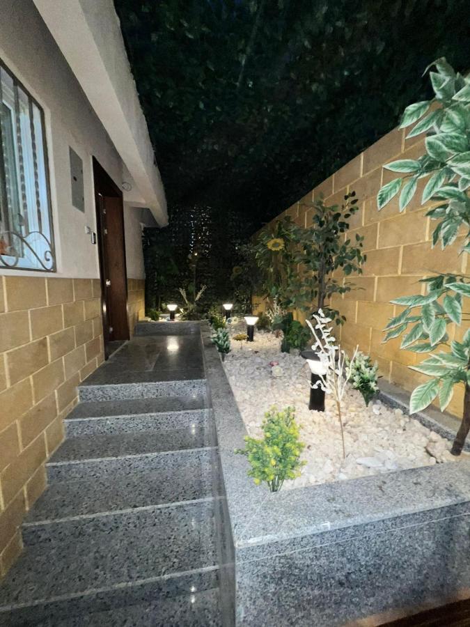 Luxury Flat With Garden And Private Entrance شقة فاخرة بحديقة و مدخل خاص Каир Экстерьер фото