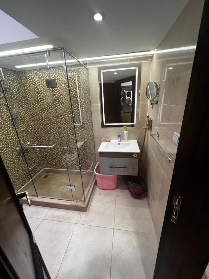 Luxury Flat With Garden And Private Entrance شقة فاخرة بحديقة و مدخل خاص Каир Экстерьер фото