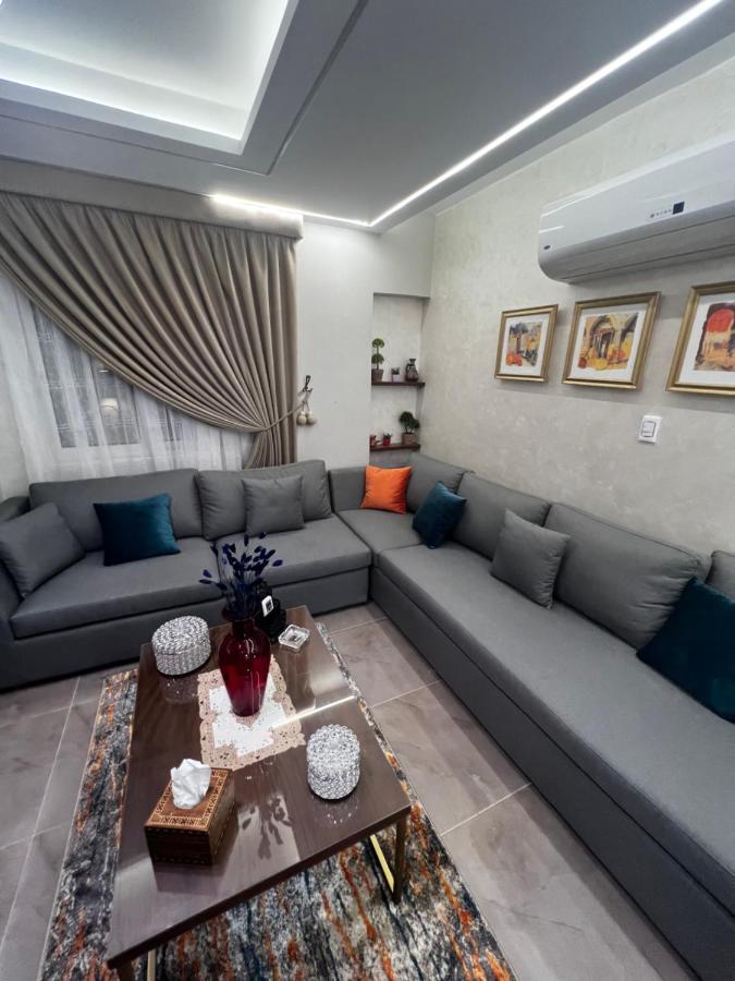 Luxury Flat With Garden And Private Entrance شقة فاخرة بحديقة و مدخل خاص Каир Экстерьер фото