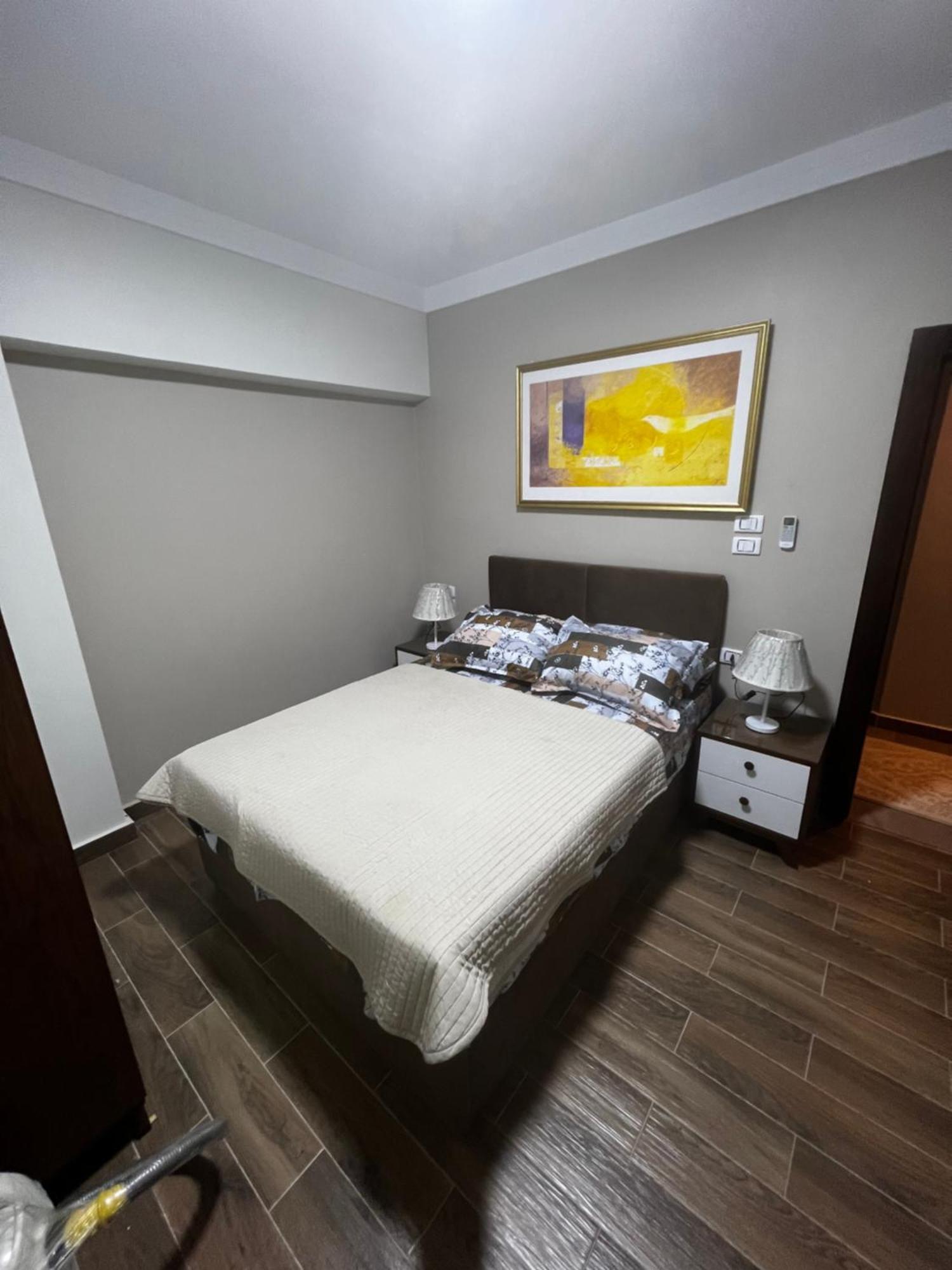 Luxury Flat With Garden And Private Entrance شقة فاخرة بحديقة و مدخل خاص Каир Экстерьер фото